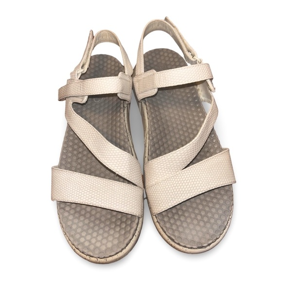 BareTraps Glena White Speckled Sandals Size 6.5 - Picture 2 of 7